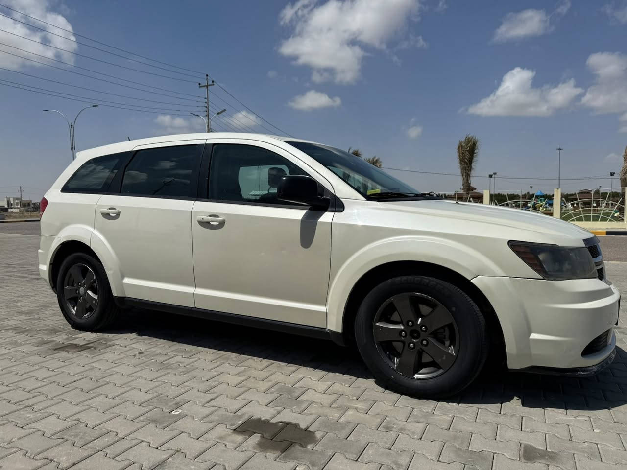 دوج جورني للبيع (4سلندر)
مكينة (2400)
مديل/2014
((7راكب))
سيارة اقتصادية 

سيارة 1_بصمة2_تبريد((3قطع)) 

رقم سيارة بغداد دولي ب اسمي سيارة وتتحول بأي مكان تريد 

سيارة حلوة ونظيفه خير من الله

سعر ((118وبيه مجال انشالله))

‭ 0770 676 3348‬
