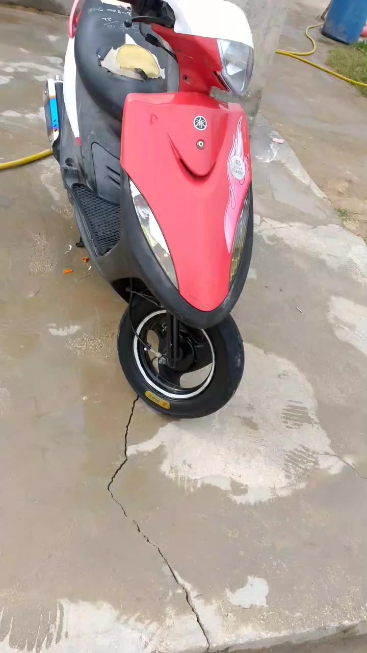 السلام عليكم دراجه ماكس عدلة رمبة صارلهة أقل الشهر من طلعت من الحاوية الدراجة كلهة ختم واحد وبرغي واحد ما مفتوح بيهة ول الصلنصة البلاد موجودة المكان الوركاء ***********
