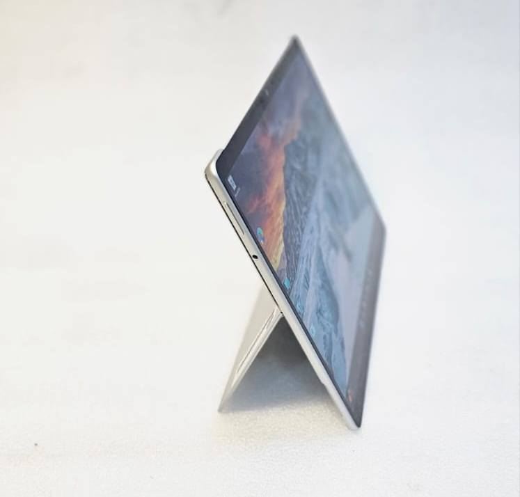 انتبهلي دورات الشحن 4 فقط🔥✨. 
🔥 Surface Pro 8 بحالة ممتازة
 🔥💎

إذا تدور لابتوب عملي، خفيف وسريع بنفس الوقت فهذا هو الاختيار المناسب🔥:

• Surface Pro 8
• معالج Core i5✨ الجيل 11
• RAM 8GB•💎
🔥 SSD 512GB• أداء سريع
 ومشحون فقط 4 شحنات 🔴🔥..

مناسب للدراسة والشغل والتصفح•
 تصميم أنيق و خفيف ✅
وبسعر مناسب 👌🏻
يرجى المراسله على الخاص او على الرقم 
***********
