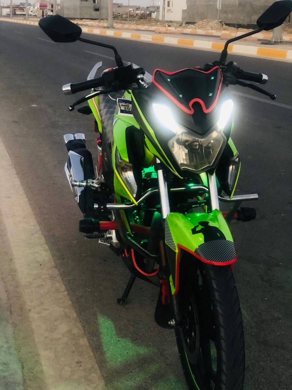 للبع هاوجي نوع.df مسجل رقم وسنويه موديل 23 دراجة نضيفة بمعنى الكلمه تجي وتشوفها بعينك سعرها 22 مكاني الرمادي جزيره الخالديه رقمي ***********
