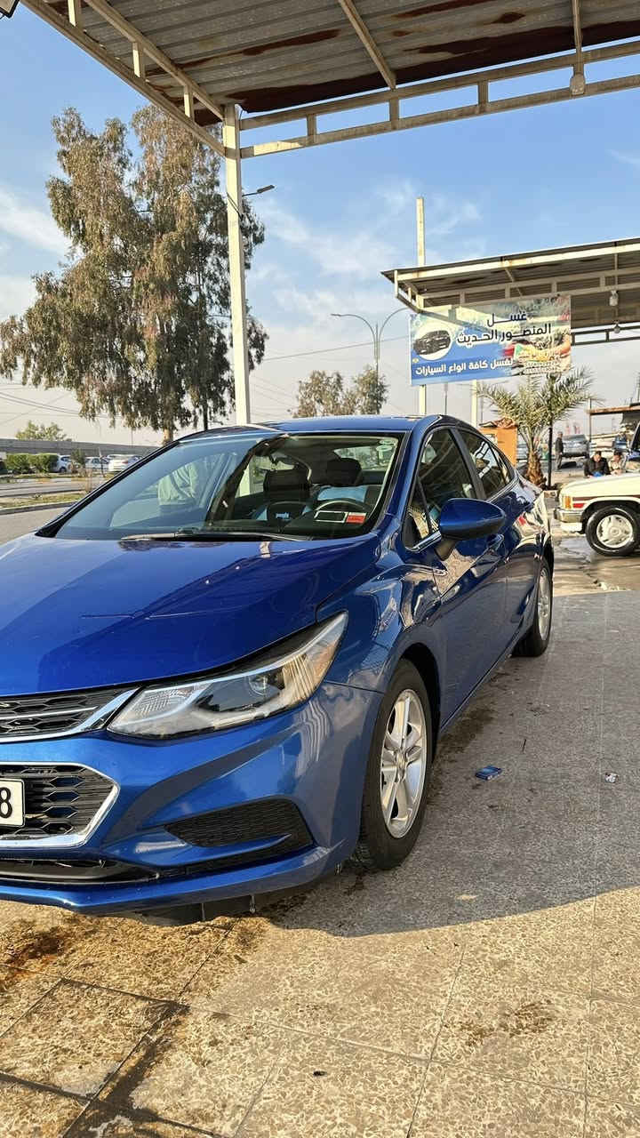 شوفر كروز 2017 1.4t
ماشية 113 الف كيلو 
حادثها موضح بلصور 
وبيها شخط  بلبابين اليمنة 
السعر 95 وبيه مجال 
مكاني بغداد
***********
