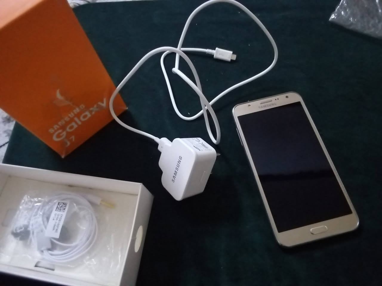 سلام عليكم موبايل جديد للبيع بسعر 100 ألف نوعية سامسونج جلاكسي 7G  للاستفسار على الخاص او الاتصال على الرقم 
***********
***********
