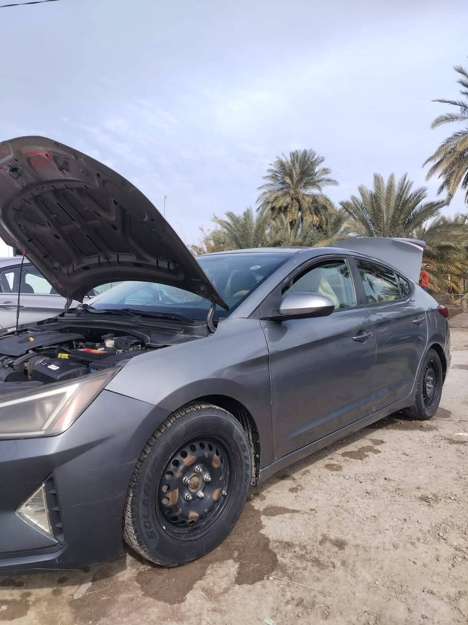 سلام عليكم النترا موديل 2019 وارد امريكي حادثها جاملغ وبنيد بدون دواخل بيها بين البابين بارد ولا جاملغ الايسر الخلفي بارد سياره كير محرك تبريد كفاله كير ATالمرغوب سياره لون فيلي رقمها اربيل تريد تحويل تريد وكاله سياره مكانهت بل حله سياحي سعرها 120 وبيها مجال رقم الهاتف ***********
***********
