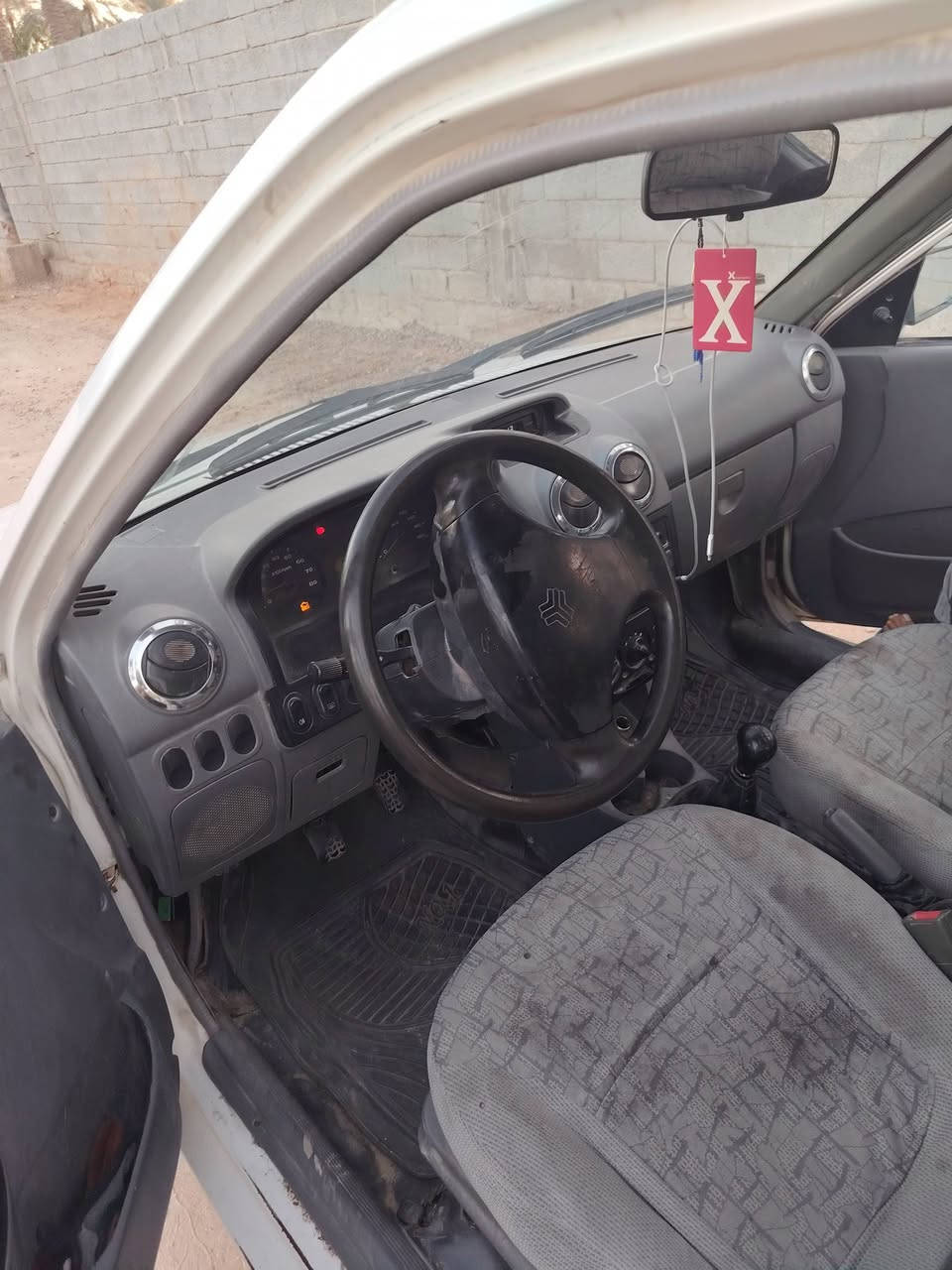 سلام عليكم سايبه ٢٠١٢ رقمك كربلاء نضيفه وجاهزه من كلشي بس التبريد معوز غاز السعر ٣٥ مكاني كربلاء العطيشي رقم ***********
