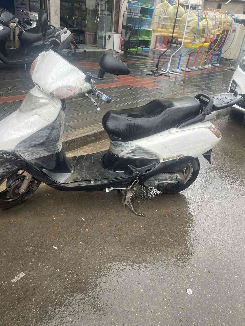 السلام عليكم للبيع دراجه سبيسي ياباني اصلي ١٠٠ السرعه٥٠٠ قفل قفل هذا رقمي ***********
