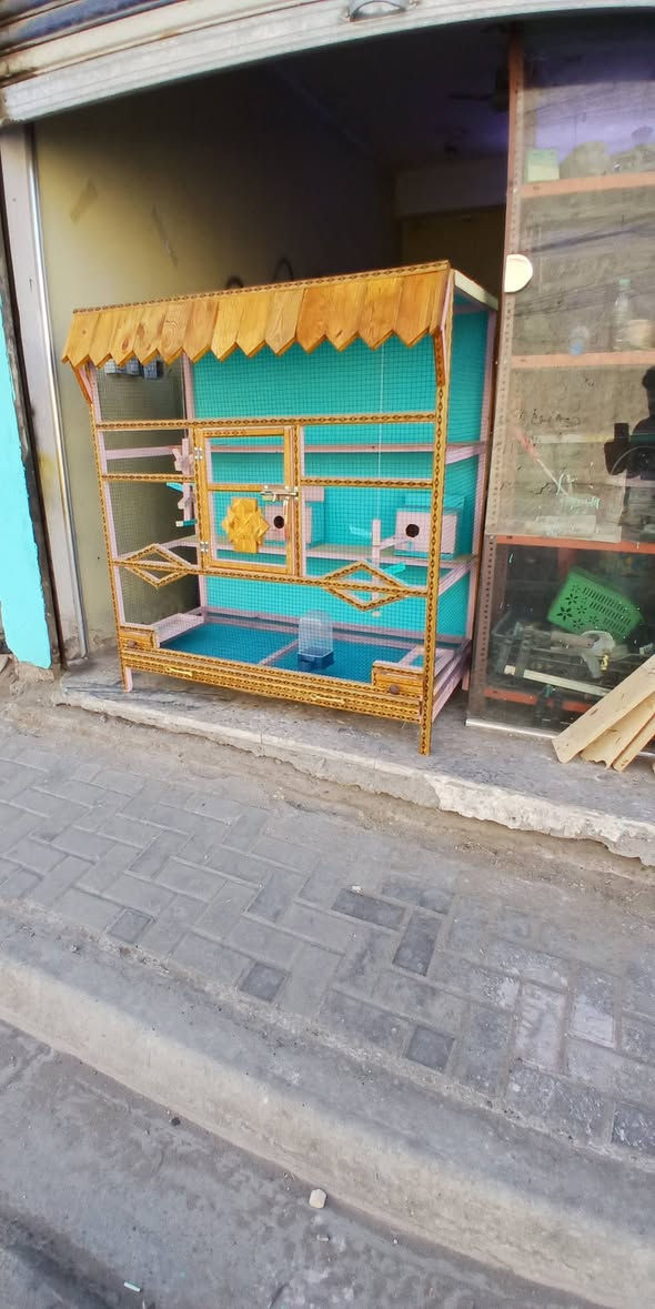 قفص الكوخ بتصميم مميز
شغل الجديد تزكام خشب صاج 
الارتفاع  متر 33 سانتي
العرض متر و 24 سانتي 
النزال 60
مجر تنظيف 
مجر الكل عدد 2
مشربيات عدد 1
رفوف عدد2
مراجيح عدد2

العنوان بغداد حي السفير العبيدي
السعر خاص 
رقم الهاتف 📱 ***********
