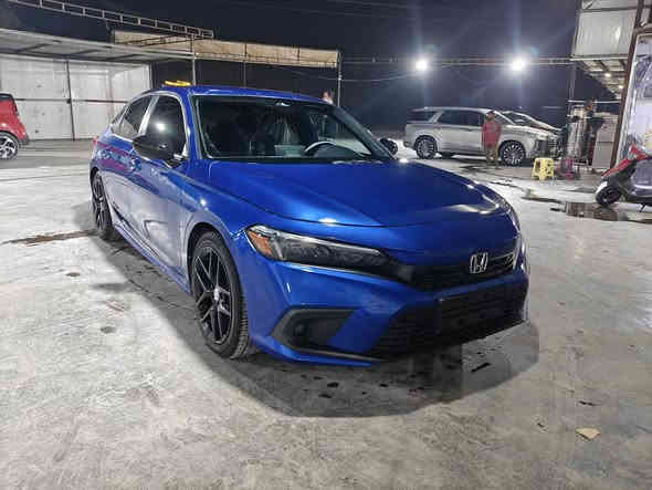 هوندا سيفيك موديل 23 مواصفات سبورت 
بصمه تشغيل وابواب 
تشغيل عن بعد اوتوهولد 
هاند برك بصمه
توقف ذاتي وقياده اليه 
سعر 132 وبها مجال للاتصال 
***********
***********
