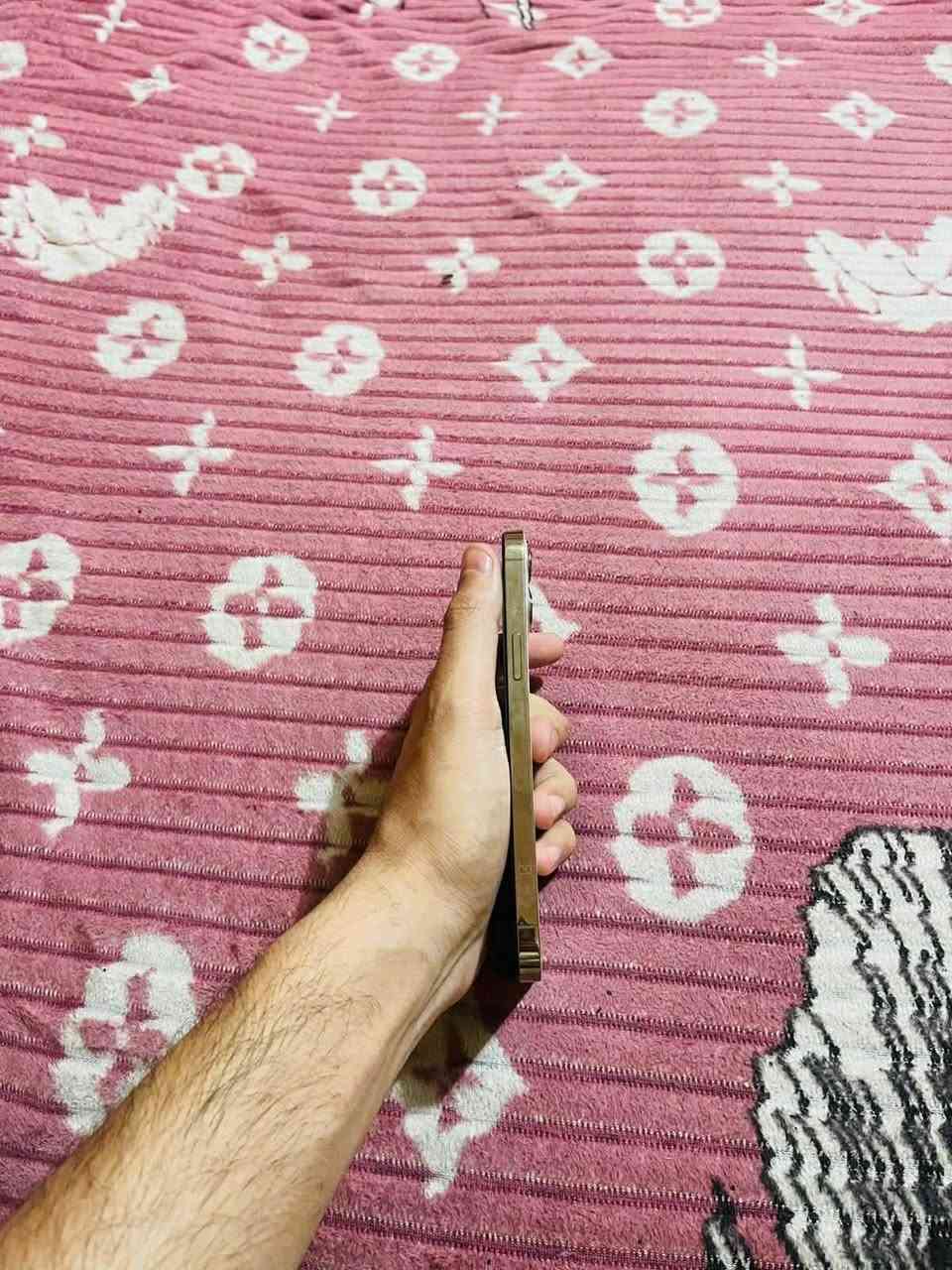 ايفون 12 برو ماكس مبدل شاشه بطاريه اصليات باقي كفاله ذاكره 256 جهاز عربي شرق وسط ثلاث ايات سعر 325 شراي تصل***********
