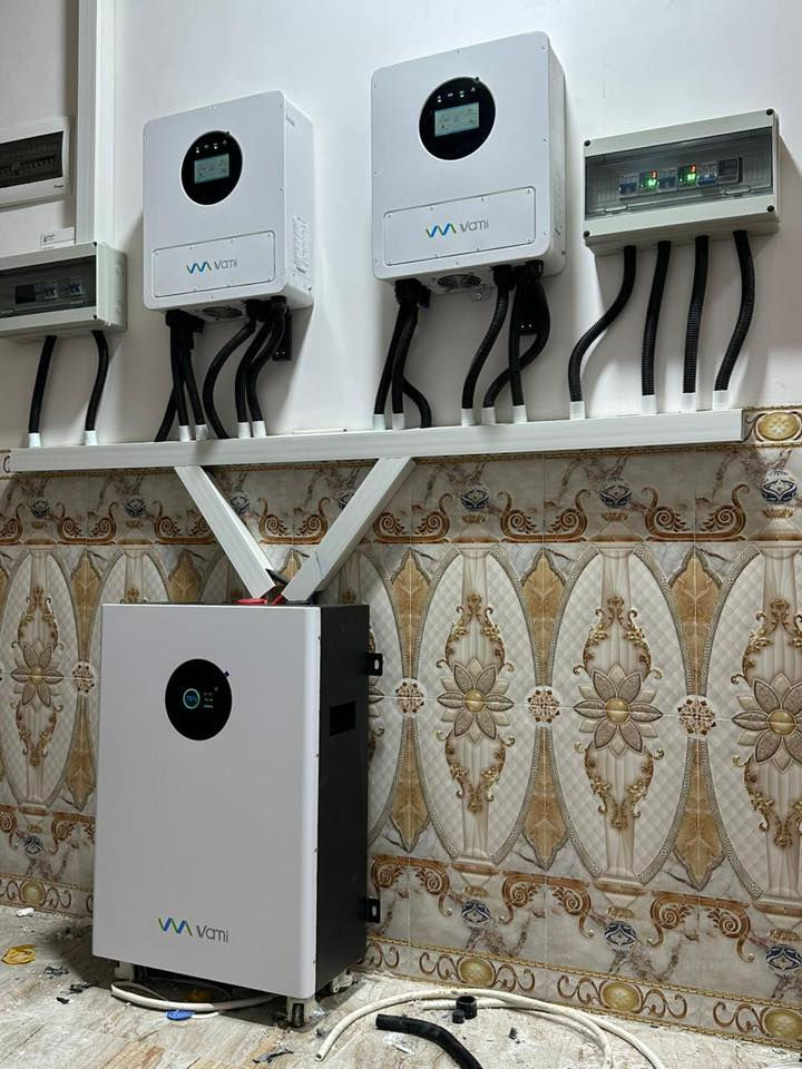 تعبت من مصاريف البنزين وأعطال المولدات؟ الحل صار بين ايديك مع منظومة الطاقة الشمسية المتكاملة والمضمونة.
⚡ تفاصيل المنظومة:
• 🌞 تشغيل نهاري: 10 أمبير (حقيقي).
• guaranteed تشغيل ليلي: 5 أمبير (صافي).
💎 ضمانات حقيقية لراحة بالك:
✅ الألواح: ضمان 15 سنة.
✅ البطارية (ليثيوم): ضمان 5 سنوات (عمر طويل وأداء عالي).
✅ الانفرتر: ضمان سنتين.
💰 العرض الناري:
💵 سعر النقد: 2,750,000 دينار فقط!
💳 نظام الأقساط الميسر (للجميع):
السعر الكلي: 4,000,000 دينار
• مقدمة بسيطة: 200,000 دينار فقط!
• قسط شهري: 100,000 دينار فقط! (يعني بسعر اشتراك المولدة!)
• ⁠للتواصل و الاستفسار 
***********
واتساب 📞او اتصال ☎️
