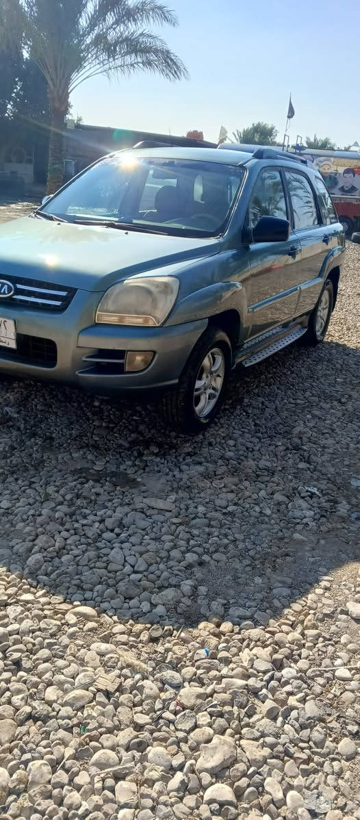 سلام عليكم سياره كيا سبورتج 2007مكينه 4سندر مكينه وكير وتخم تاير وكهربائيات جاهزه  للاخير وصدر كله جديد مصبوغة عام بدون اي حادث اثر جراد رقم واسط تحويل مباشر سنويه جديده مكان السياره واسط الزبيديه اتصل ***********. ‏‪***********‬‏
