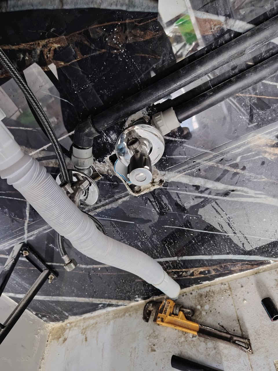 تأسيس ماء ومجاري
اللاستفسار ***********
