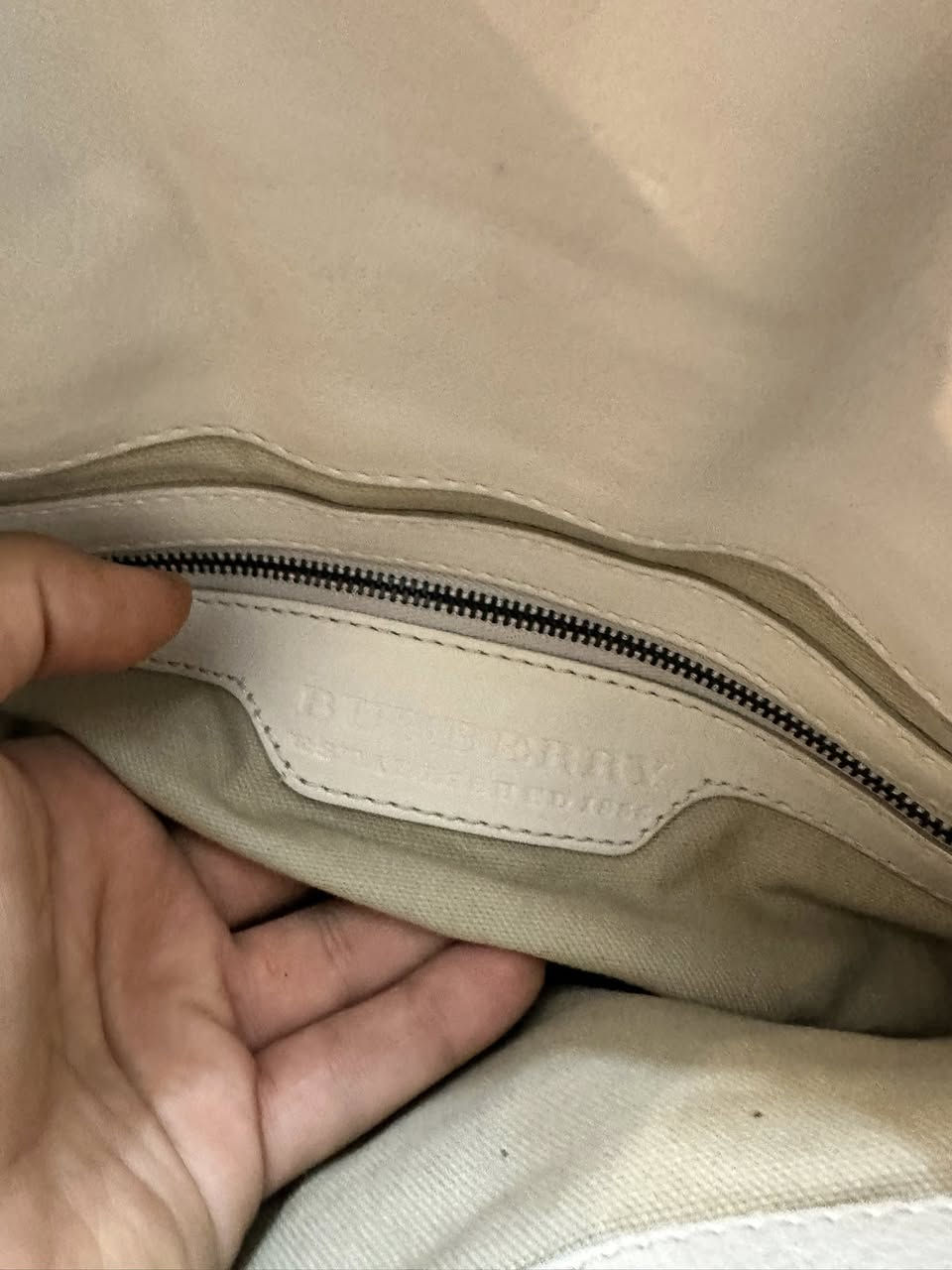 قطع اورجينال ١٠٠٪؜ الباقي منشورين ع صفحة لايك وتعليق حتى تساهمون برزقي وشكرا الكم


**إذا كنت صاحب هذا الإعلان وتريد حذفه لأي سبب، رجاءا أرسل رسالة إلى الدعم الفني**