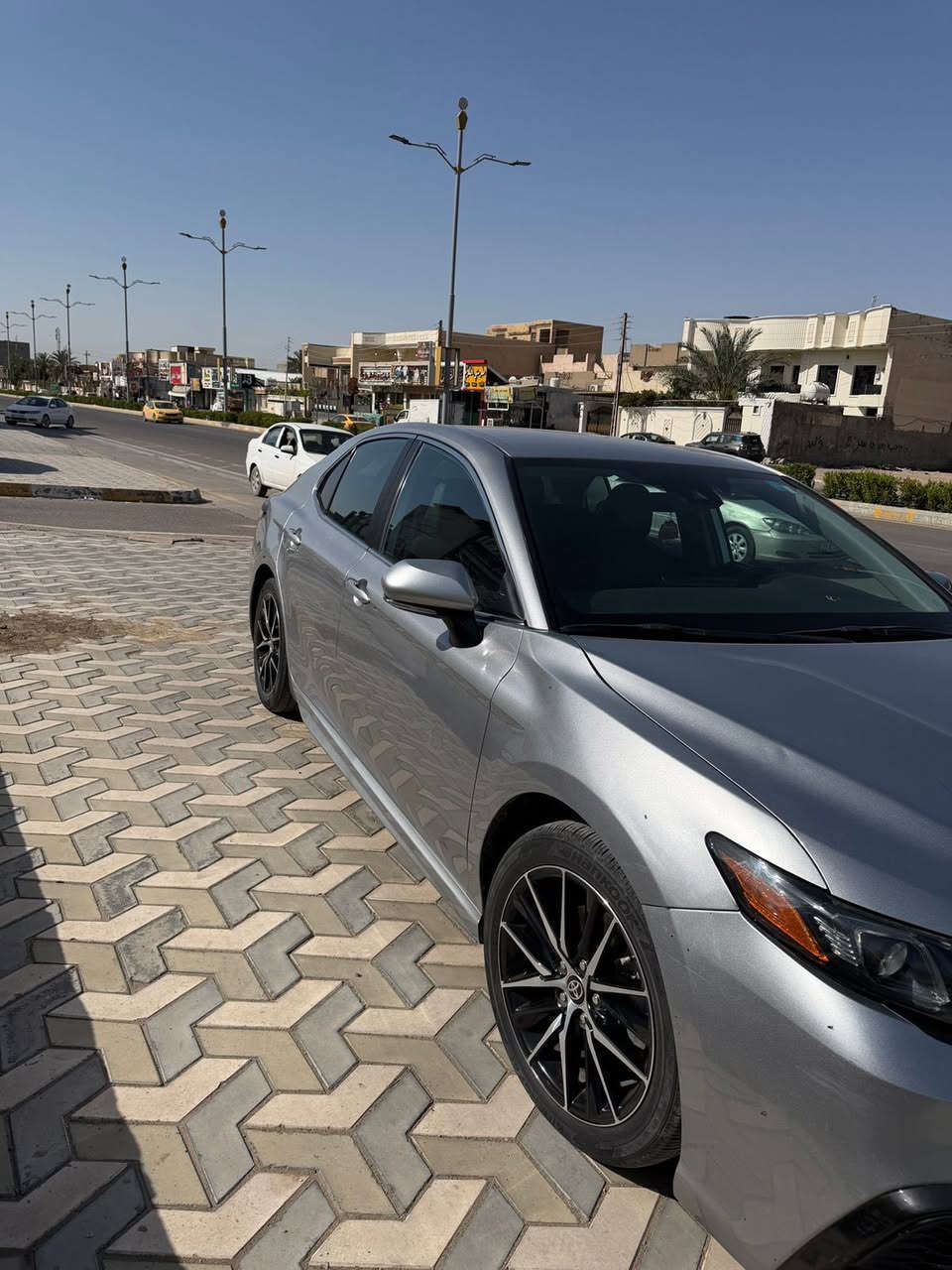السلام عليكم ورحمة الله
كل عام وأنتم بخير 
كامري وارد امريكي SE
حادث السياره موضح بل صوره
بدون صبغ فقط بارد بل بنيد
وبل عراق صار بيها رصعتين باب السكن 
السياره جديده كلش 
ممشه سياره30الف
مواصفات SEمعروفه 
مكان السياره الانبار الفلوجه 
***********
