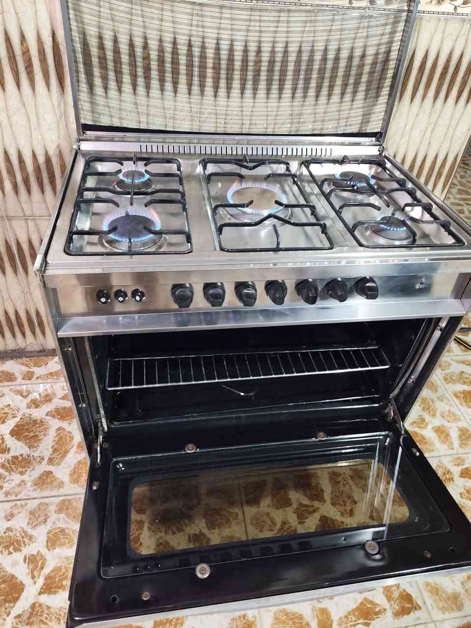طباخ يونفيرسالسعر 240 بي مجال مكان ابودشير وكو توصيل *********** بغداد, العراق
