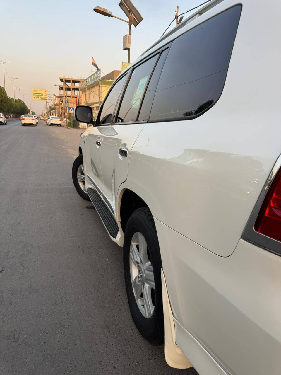 السلام عليكم لاندكروز ٢٠١١ محدثه ١٥ السياره كفاله عامه عد بارد اربع اصابع بخشم الجاملغ الايسر السياره جديده صدر حداديه ادامه كامله داخل جلد مشمشي جاهزه عل اخر حبايه رقم بغداد مكان النجف الاشرف ***********
