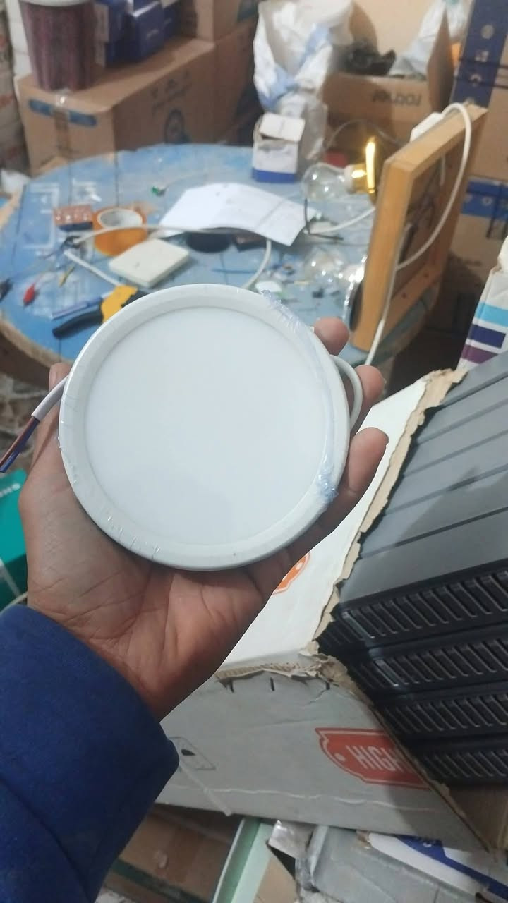 تم وصول لد سكه 6واط اصلي فول سعر تنافس سعرة القطعه ب1000 دينار
موجود توصيل إلى جميع محافظات العراق  
***********
