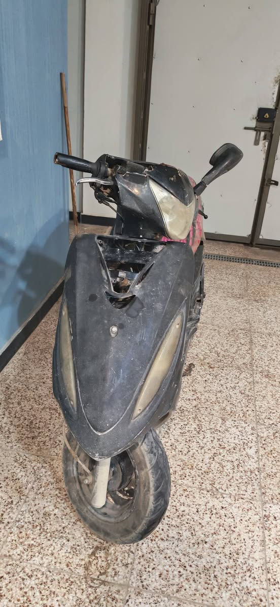 كامكو جي فور عوزها جوزة فقط شغالة نكرة سلف لسعر 250 وبيها مجال قليل رقمي ***********
شراي تعال نجف حي المهندسين
