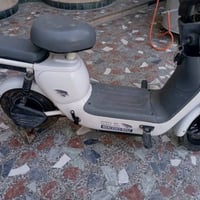 دراجة شحن نوع R9 دراجة تصليح او تبديل بطاريات اربع بطاريات بصمات سويجا...