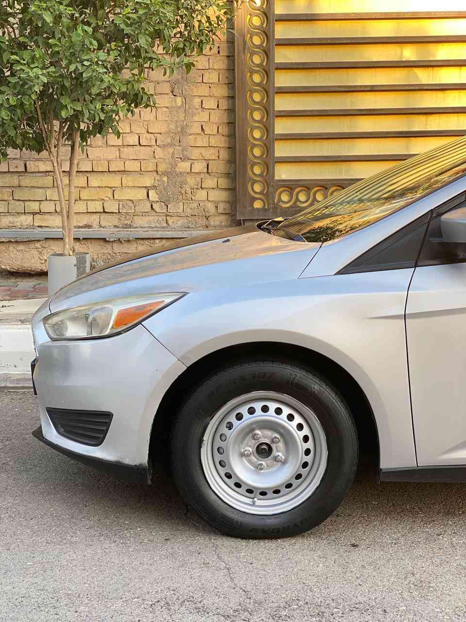 سلام عليكم فو رد فوكس 2017 حادث بجم خفيف تبديل فقط بنيد سياره بل جيس كير مكينه حداديه 100/100 سياره خير من الله ترايك للبصره رقم شمالي أربيل  بسمي السعر خاص 
***********
