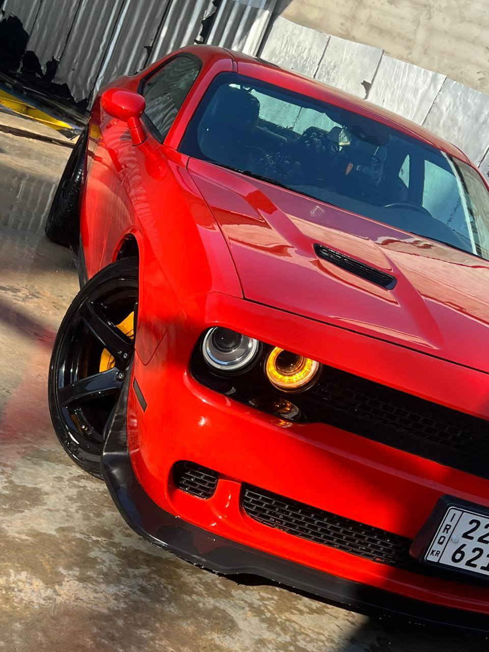 جالنجر 2017 لون برتقالي رقم اربيل
محرك 3600 جي تي 
فول السياره 
فتحه تحكمات تدفئه تبريد كشنات 
ستيرن تدفائه 
سماعات الباين 
تو ويل 
و بالاضافه الى سوبر تراك باك 
 السياره سرقه 3 قطع 
و كلير باب و جاملغ شرط كلير 
السياره ما بيها قطره تعديل أو معجون 
لا حادث ولا اي ضربه 
السياره جي تي 
***********
كربلاء قرب فندق البارون
رقم اربيل  
السعر .....
