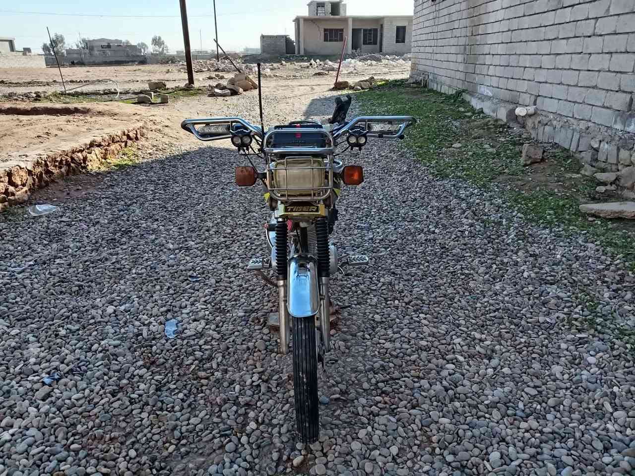 السلام عليكم.. موطور للبيع. 2020.محرك شرط مامفتوح.  كلشي شغال تواير جدد السعر.خابر وتدلل ***********.. موشراي لايبزعني
