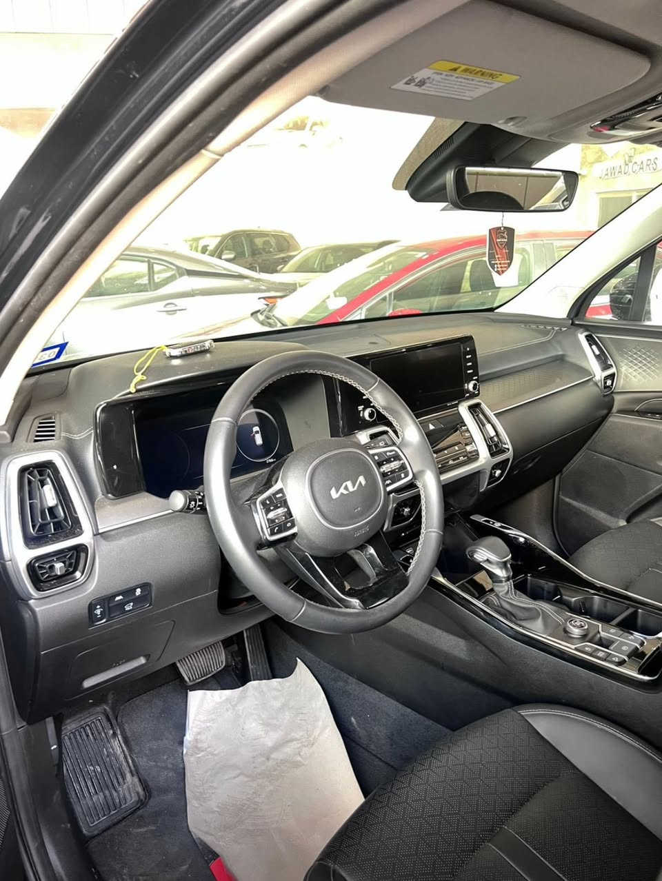 سلام عليكم سورنتو للبيع
موديل 2023
فول مواصفات +ماشيه 13الف
ضرر ماكو بس باب الكدام ضربه خفيفه 
*********** رقم هاتف
السعر خاص
