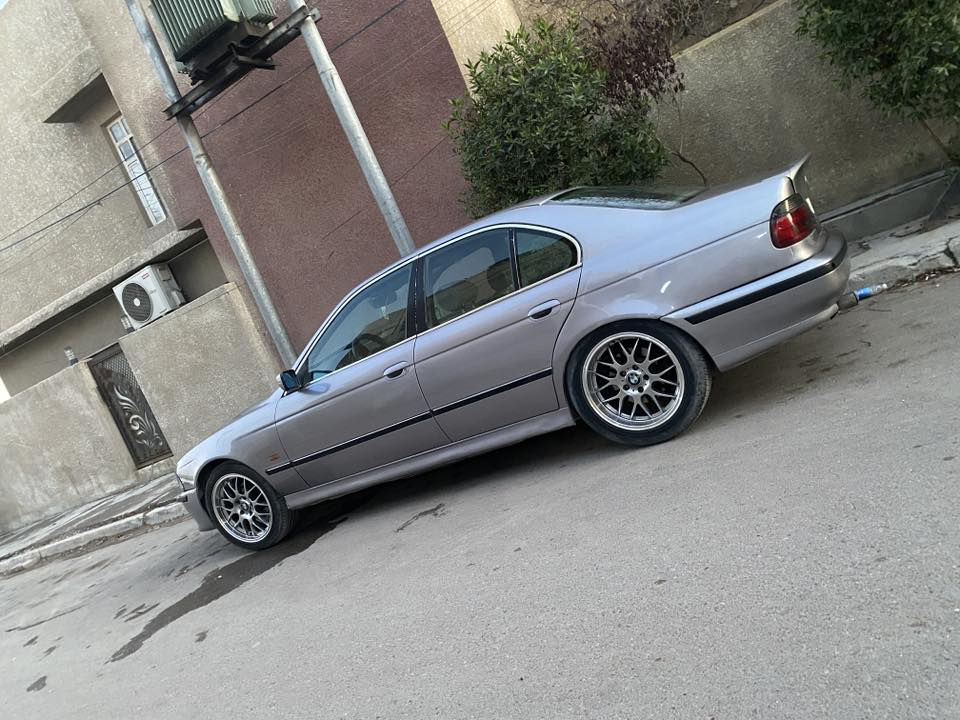 السلام عليكم 
اخواني الاعزاء صقر528 
علية مكينة 528 تك فانوس وكير عادي جاترك وصينية وعينة جديدة السيارة مري كهربائية والكشنات كهرباء وتحكم ستيرين علية دركة x6 2016وعلية سماعات مال x6ودمام خارجي ولايتات زينون عالي ناصي علية ويلكب كرن الغزال 18 وتخم تاير نضيف والويل لا تصليح ولا عواج غرفتة نضيفة والكشر احلا من الصور والسيارة بأسمي مشروع وطني وهزة جديدة السعر 68 وبي مجال بسيط والسيارة بيها بعض النقوصات البسيطة رقمي متواجد واتساب ***********
