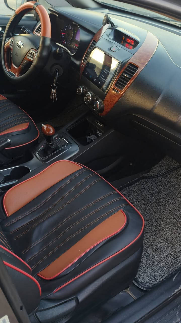 كيا فورتي 14 وارد امريكي محرك 2000 السيارة حلوة ونضيفة بجمهة كبس صندوكهة كبس ليفل واحد بدون جيك انجن بدون اير باك بدون abs  حادثة دوسة وباب وعندي نطخت باب اليمين خلف السياق ونصبغت السعر 105 وبيهة مجال الاتصال ***********
