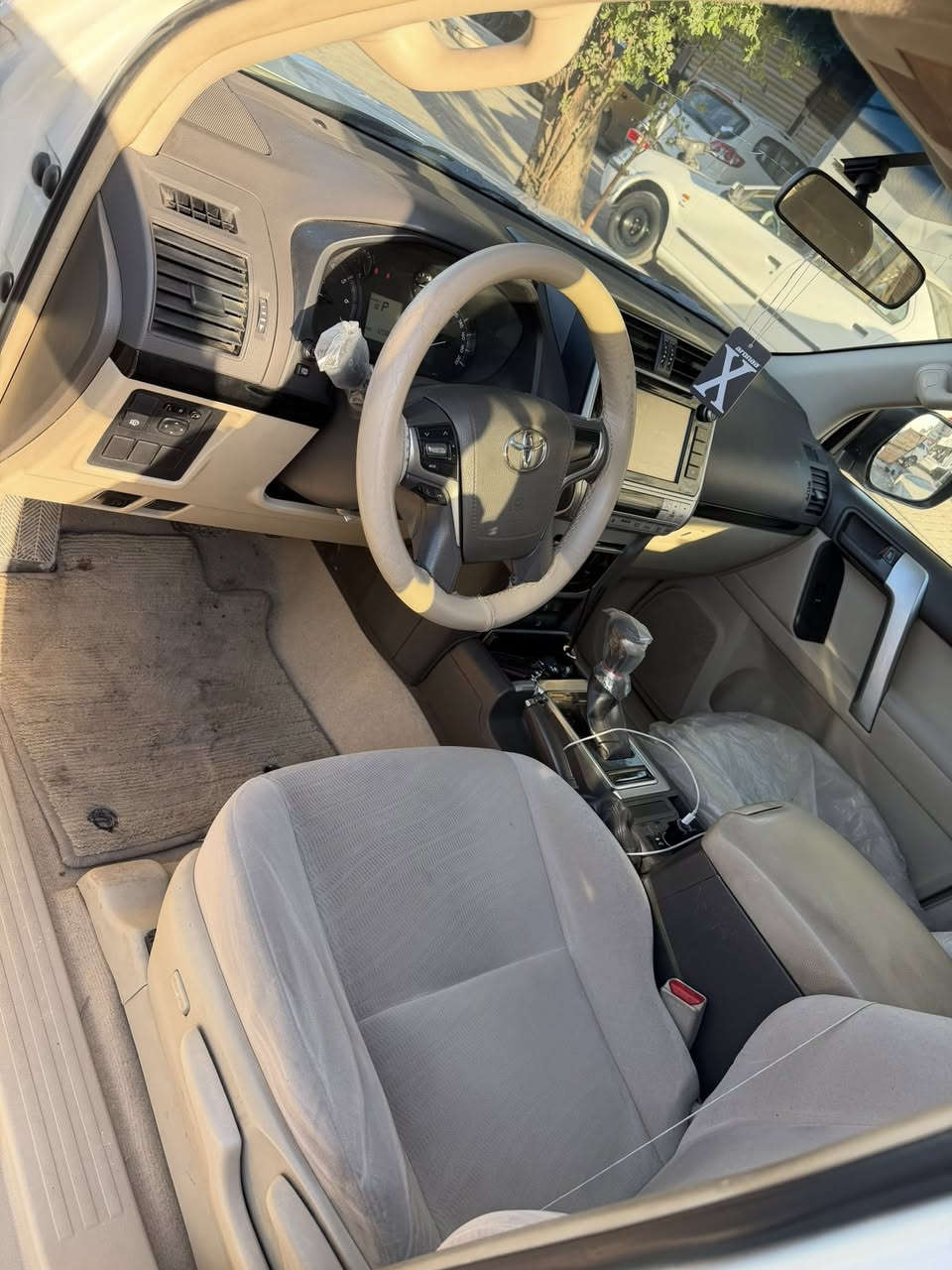 السلام عليكم للبيع برادو ٢٠١٨ Tx.l
مكفوله من صبغ وضربه 

فول مواصفات 

ماشيه ١٢٠ 

السعر ٣٩

للاتصال 

***********

رقم بغداد بسمي
