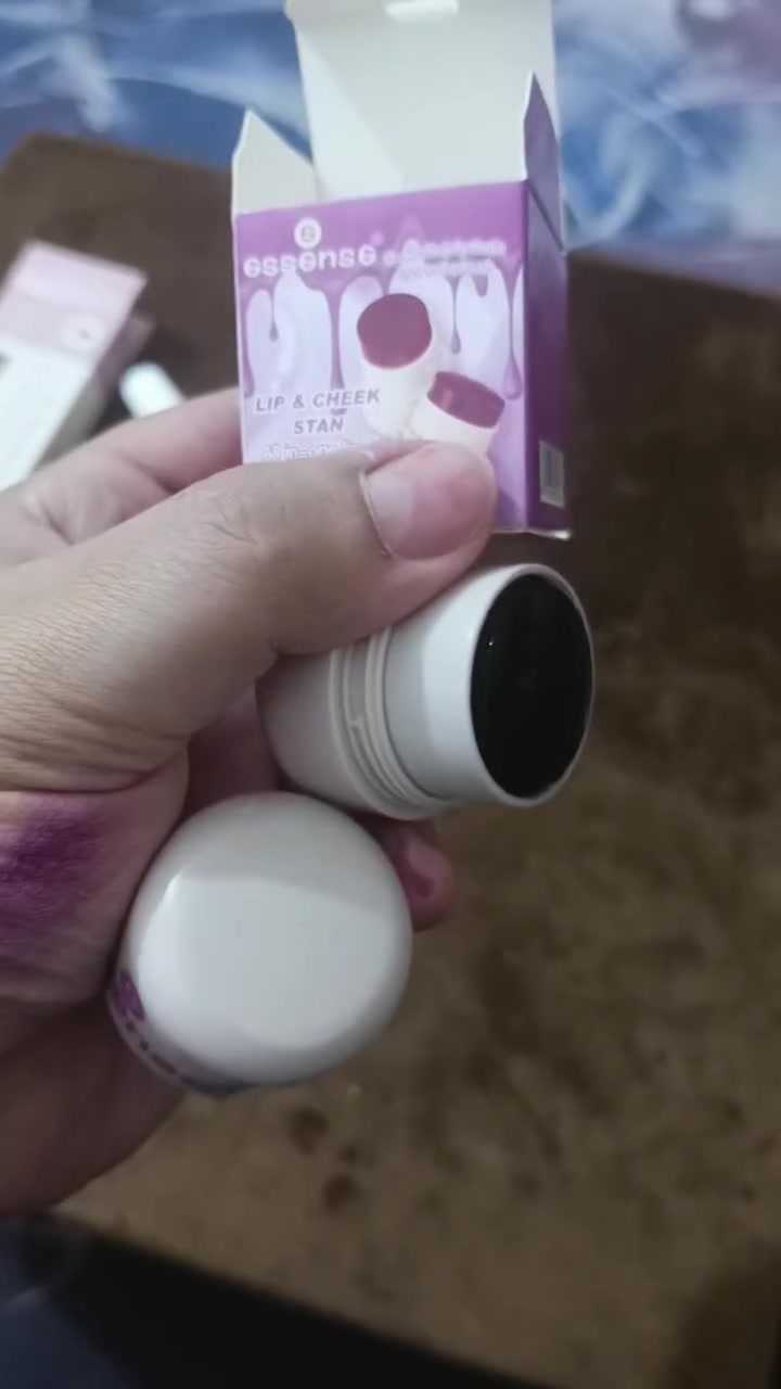 ‏‪***********‬‏كوزمتك البنى العنوان زعفرانيه كلشي خص البشره كثر قطعه ب 6000 الي يريد توصل وتساب
