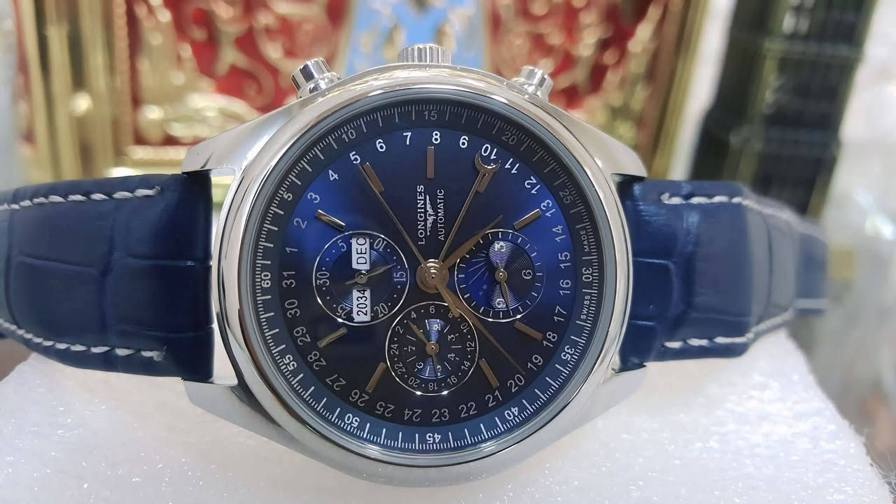 السلام عليكم ساعة  مميزة ابهذا  الجمال لونجين اتوماتيك  جديدة تعقيدات كلة شغالة حتي تقويم السنة بية استفسار خاص متوفر توصيل


**إذا كنت صاحب هذا الإعلان وتريد حذفه لأي سبب، رجاءا أرسل رسالة إلى الدعم الفني**