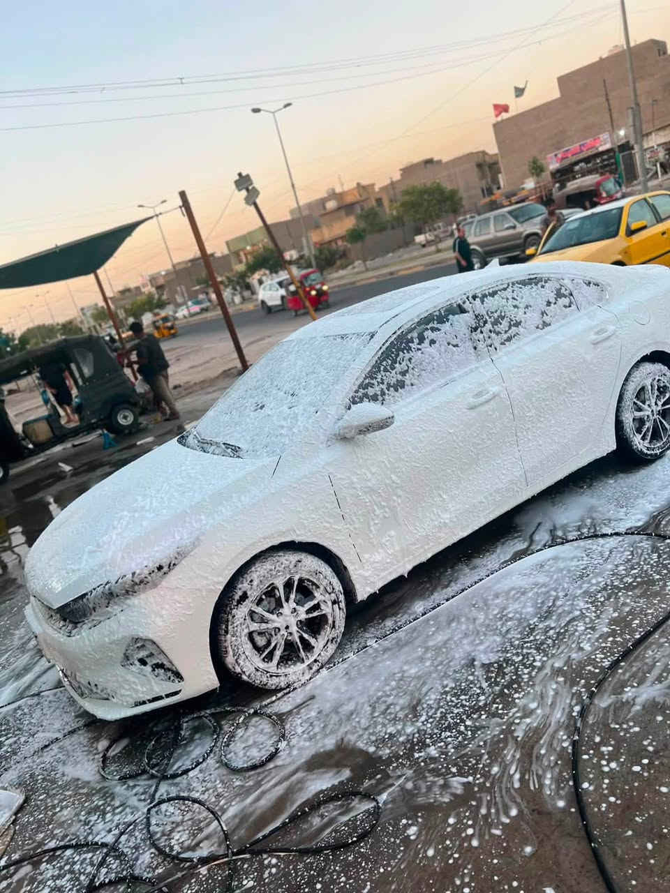 سلام عليكم كي 3 رقم بغداد السياره مكفوله من ضربه ولبارد بيها شخط اثر خباثه عل كد شبر بسيط وما مبين سياره ماشيه 11 الف سياره جديده بعدها مال جناي سعرها 144 وبيها مجال للطيبين رقمي *********** ما متواجد عل فيس مكاني بغداد زعفرانيه
