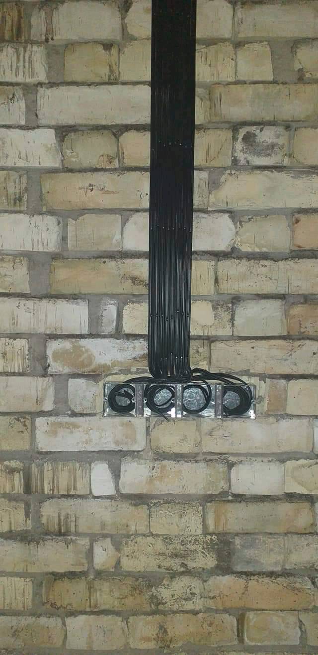 
هل تقدر توضح أكثر عن تفاصيل الخدمات الكهربائية المقدمة؟: 
فني كهرباء اشتغل صيانه وترميم وتبديل وجميع الاعطال الكهربائية في بغداد الرصافه ***********
وين مكانكم بالتحديد داخل العراق؟: 
بغداد الرصافه 