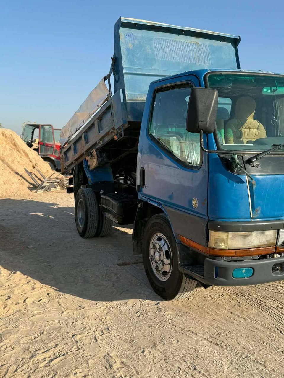 سلام عليكم للبيع كنتر بزون فحل
سياره مكفوله كفاله عامه 
تخم تاير 
شاصي مكفول
مكينه بيه تبخير  فقط بدوم تنقيص
كير وحداديه خير من الله
كهربايات كوله شغاله
السعر 125وبيه مجال
الرقم ***********
