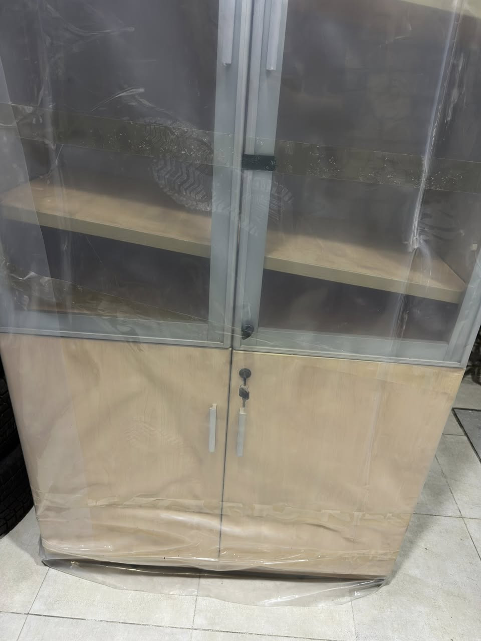 لوكرات تركي اصلي ثقيل الوزن  جديد نضافه فوك 90% السعر  80 قفل المكان بغداد الدوره شارع المعلمين مقابل شارع 60 
للاستفسار *********** بي واتساب
