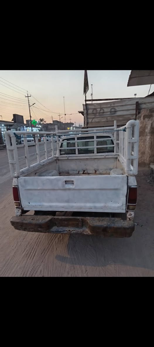 السلام عليكم سياره شوفر أمريكي موديل 91 مصفره هيئه وغرامات محرك بطه 2 ونص رقم دولي توه مطلعينه المكان البصره ابي الخصيب السعر 25 وبيها  محال قليل جدا
الرقم واتساب ***********
