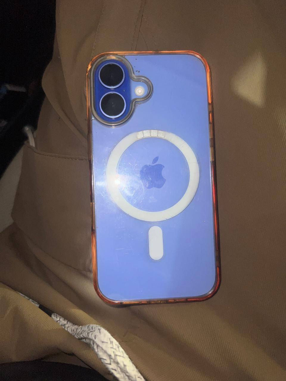 السلام عليكم للبيع آيفون 16 ذاكره 128 بطاريه%89 لون ازرق  جهاز جديد مكفول من الفتح مكان بصره سعر 900ألف وبي مجال
***********
