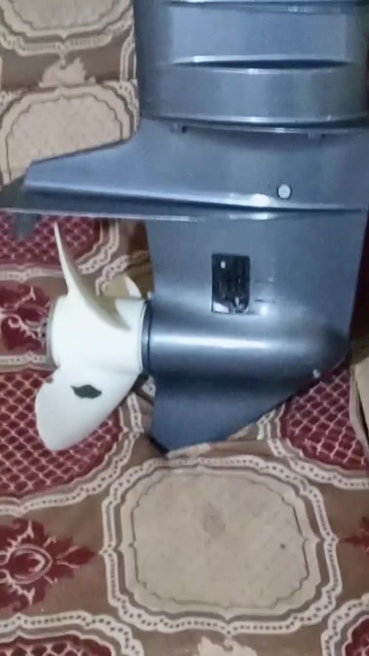 سلام عليكم بلم ومكين للبيع حلال جديد البلم وشار حيدر نايف وشار مرتب ابربع وجه والحطب كله سدر وقريب كلش يعني شغل الي بخاطرك مو. شغل سوكاوي الطول 15ذراع ومن جوه عرضهه متر وخمسه بلم جديد كلش زاد مكينه ياماها تلاثين اخذهه كارتون وماممشتغل بيهه شي بصيط شرط ياباني ألاصلي مكينه جديد كلش مكاني السيبه سيحان***********
