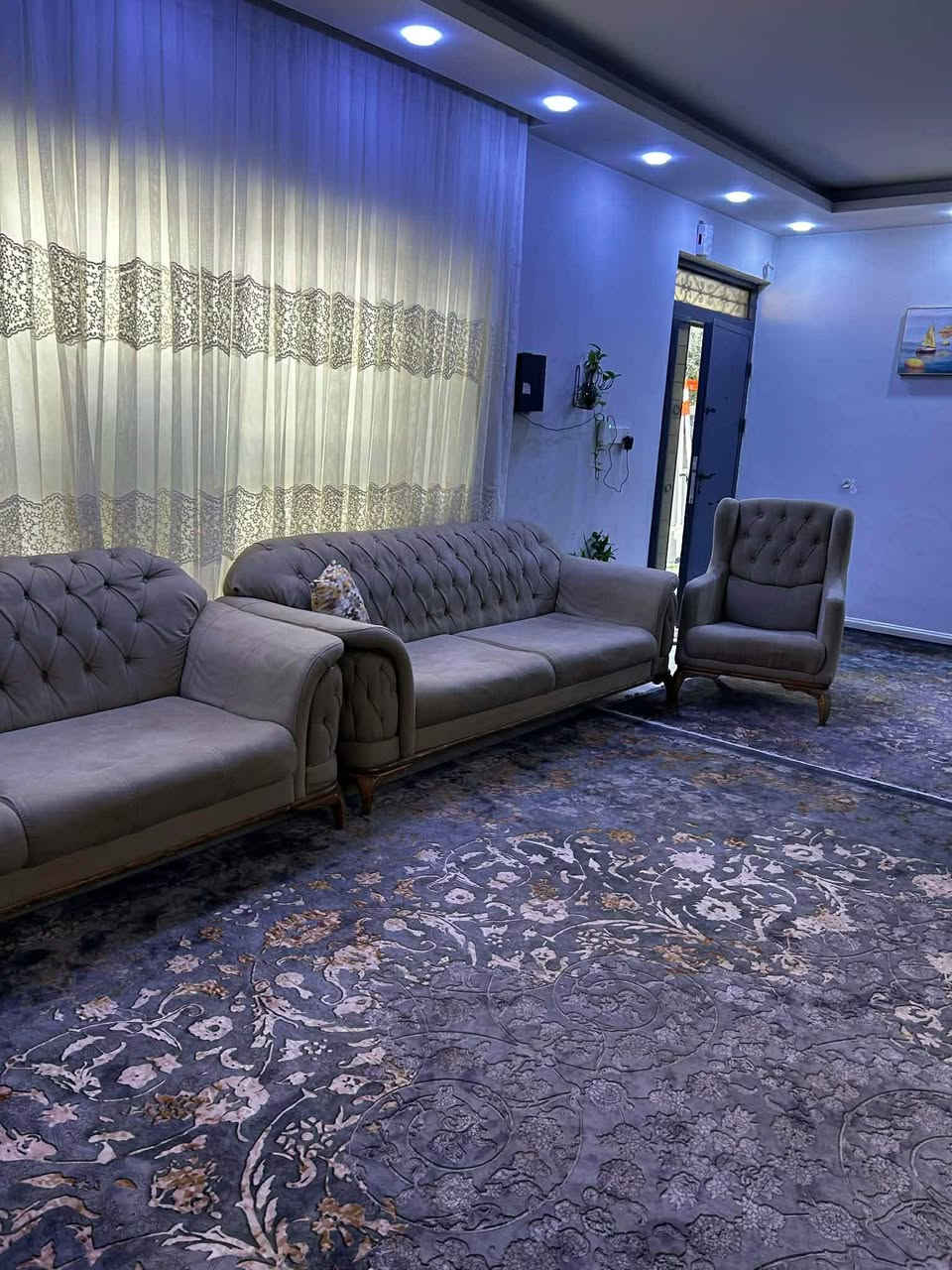 تاقمی قەنەفی  ١٠ نەفەری   تورکی ئەسڵە ١٦ وەرەقەی پێدراوە  ئیسفەنجی زۆر پتەو ئەسڵە  نرخی ٥ وەرقە  لە سلێمانی     ژمارەی خاوەن  
0772 251 1010 السليمانية, العراق
