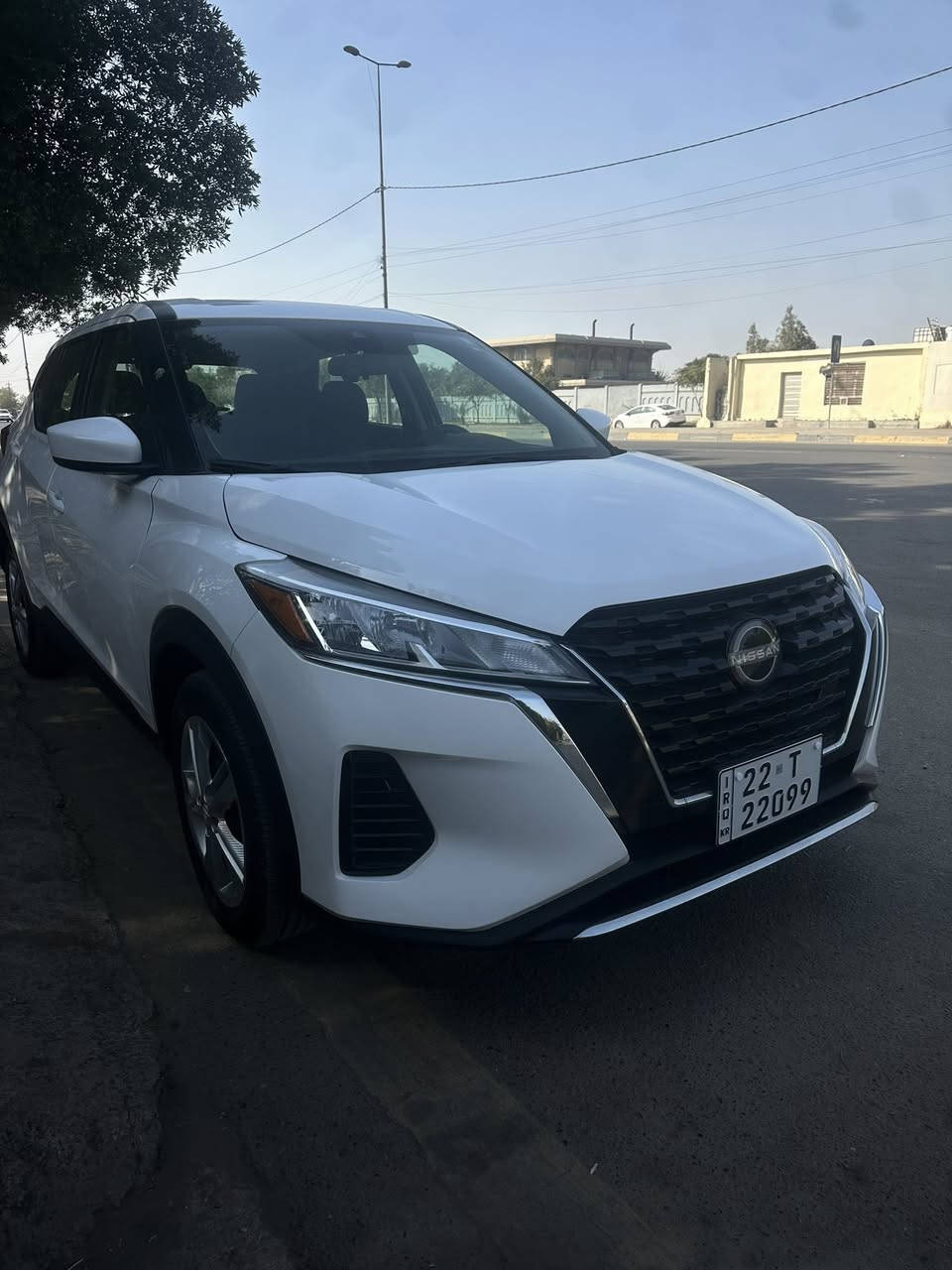 السلام عليكم للبيع نيسان كيكس موديل 2024 رقمها شمال شرط تحويل او تريد وكاله ثاني يوم بيها قطعتين صبغ باب السياق ونص باب الجنطه السياره بل واقع احلى من الصور مكفوله شواصي ولغود كير ومكينه جديدات ترايها ناعم  ماشيه 15 الف عنوانها البياع الرافدين 
الرقم 
***********
