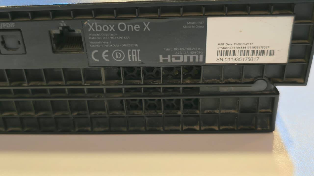 اكس بوكس وان اكس
واحد تيرا 1000g
جوستك وحدة
بدون كيبل طاقة و HDMI
عدسة القرص ما تشتغل

جهاز نضيف و ما مفتوح و استيكرات موجودة

السعر 200 الف و بيه مجال ***********
