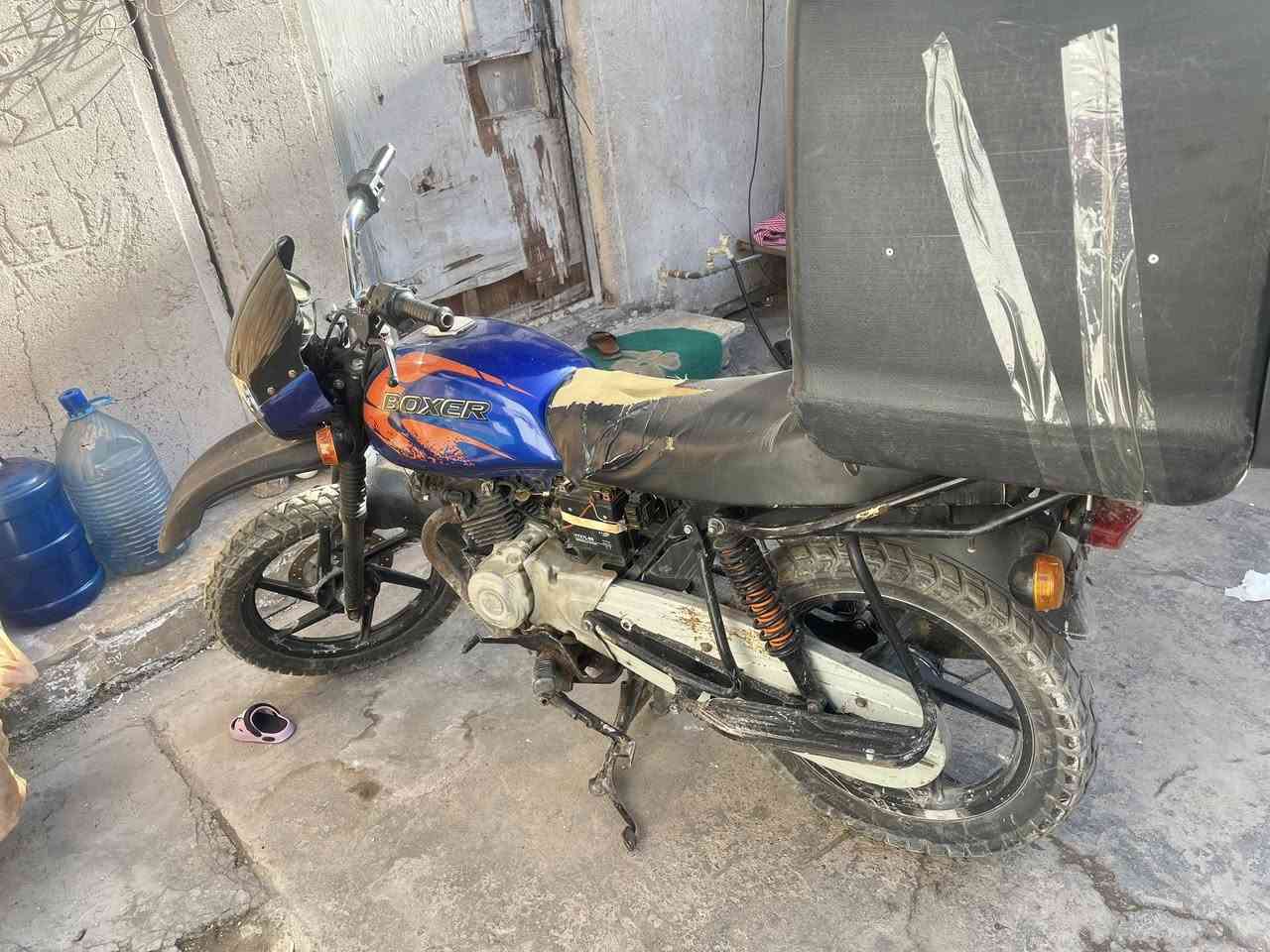 وكسر 22  بدون اوراق نضيفه شكلها حلو بس الكشن يحتاجله دوشمه  مابيها شي لا تبخير ولا تنقيص سعرعا 650 وبيها مجال قليل كلش مامتواجد فيس الشراي يخابر ميعلق بغداد الدورة ***********
