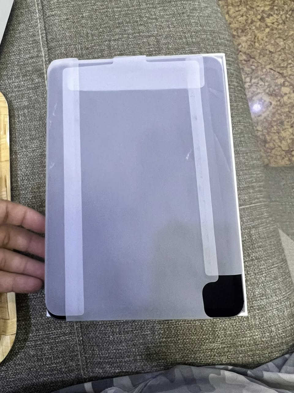 ايباد 11 m5 ذاكره 256 بطاريه 100 جهاز كامل باكيت  شاحنه ***********
