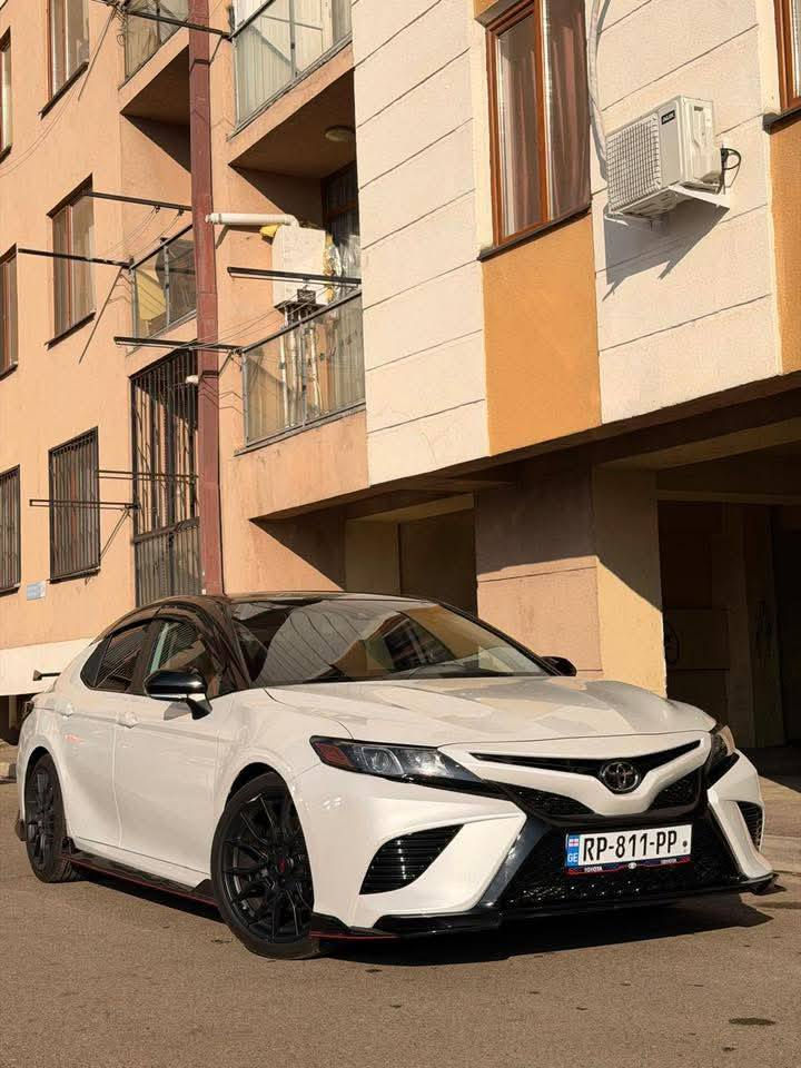 السيارة للبيع في جورجيا تبليسي العاصمة الجورجية 🇬🇪 🇬🇪 
تويوتا كامري TRD موديل 2024. 
عداد المسافة 29000 كم
السيارة بحالة ممتازة 
المعروضة بالسعر جورجيا 183ورقة


**إذا كنت صاحب هذا الإعلان وتريد حذفه لأي سبب، رجاءا أرسل رسالة إلى الدعم الفني**