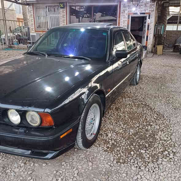 السلام عليكم بي ام ٥٤٠ اصل وفصل
موديل ٩٣ 
تفاصيل داخل الفديو
***********
