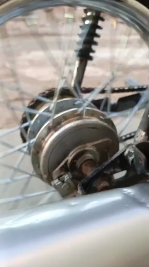 سلام عليكم دراجه اربعه كير للبيع كلك حلوه دراجه نضيفه مكاني نجف حي نيسان ***********
