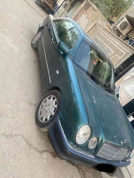 السلام عليكم شباب 
مارسيدس موديل ٩٨ 
مكينة وكير جديدات قبل اسبوع مشدودات تخم تاير جديد 
كهربائيات كلهة كاملة 
متوئمة بغداد طبق الاصل 
السعر ٤٣ 
مكان السيارة بغداد 
‭٠٧٧٢ ٧٥٤ ٨٩٣٠
