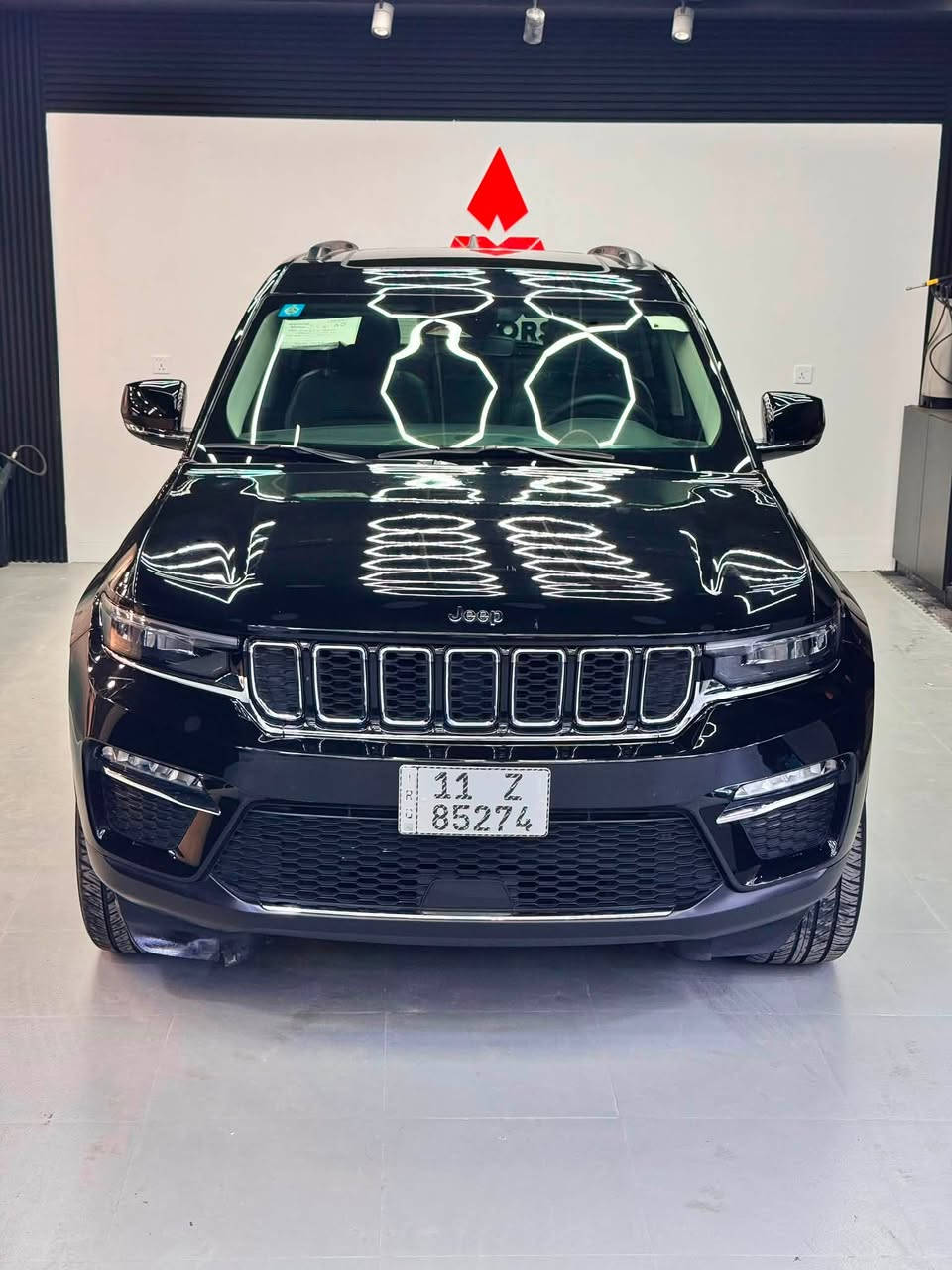 السلام عليكم
Jeep Grand Cherokee 
Limited Plus
2024 للبيع
عداد :20 الف ميل
داخل جلد أسود
بانوراما
تحكم بالستيرن
شاشة كبيرة
كراسي امامية كهرباء
ميموري كرسي السائق
تدفئة مقاعد امامية
تدفئة مقاعد خلفية
تدفئة ستيرن
خاصية دخول بدون مفتاح
كاميرا خلفية
رادار امامي
رادار جانبي
تحديد مسار
مثبت سرعة تفاعلي
تشغيل عن بعد
باب الصندوق كهرباء
STOP/START ENGINE نظام
ALPINE نظام صوت
حساسات خلفية
اوتو بريك خلفي
هاند بريك كهربائي (بصمة)
اضوية امامية LED
اضوية امامية زينون عالي/واطي
كشافات ضباب زينون
4 وضعيات قيادة
اضوية خلفية LED

السيارة بيهة تايرات لاندكروز وويل نجمة المرغوب

حادث جاملغ وباب بچم كبس وبالعراق صار بيهة باب نفس الجهة والسيارة تبديل 3 قطع اصلية بلادي نفس اللون بدون صبغ
 
السعر 32 الف مستعجل عالبيع وبيهة مجال للشراي
العنوان : بغداد 
للاستفسار : *********** غير متواجد فيسبوك
