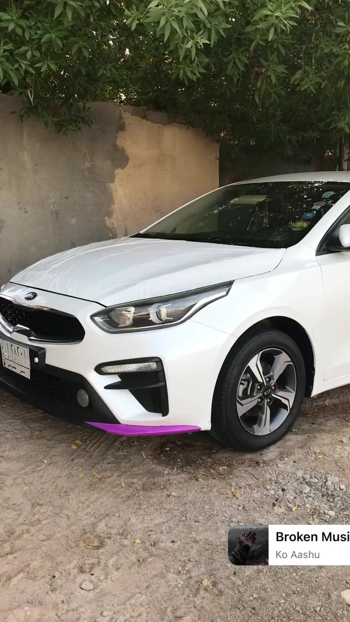 سلام عليكم اخوان
كيه سيراتو موديل 19 خليجي محرك 1600 مكفوله كفاله عامه ماعدى رصعه  بسيطه ابخشم البنيد اثر شخط بسيط

مواصفات سياره
لون ابيض لؤلؤي
لد خلفي
بلاجكتور امامي نهاري
شاشه وكامره دواره
كشنات جلد اصل وكاله
ثلاث انضمه قياده
تحكمات استيرن 
مري شفط
مقلل وقود
وبعد أيضاً بيه موصفات
سنويه جديده ولوحات الجدد 
سياره ماشيه 135 ألف حقيقي السياره بأسمي وعلى ايدي
السعر 160 وبيه مجال لشراي 
رقم المبايل 
***********
مكان سياره سماوه قضاء الخضر
