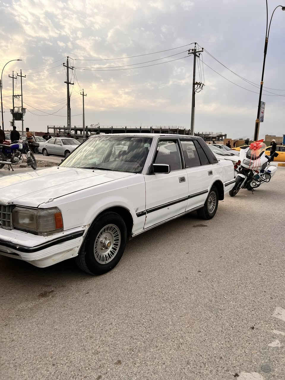 السلام عليكم سوبر 85 للبيع مكينه 2500ديلكو سياره مكفوله من الضربه القويه وشاصي مكفول رقم بغداد صدامي وراعيها يريد تحويل مكان السياره ناصريه المركز السعر 35 وبي مجال بسيط للأستفسار ***********.
